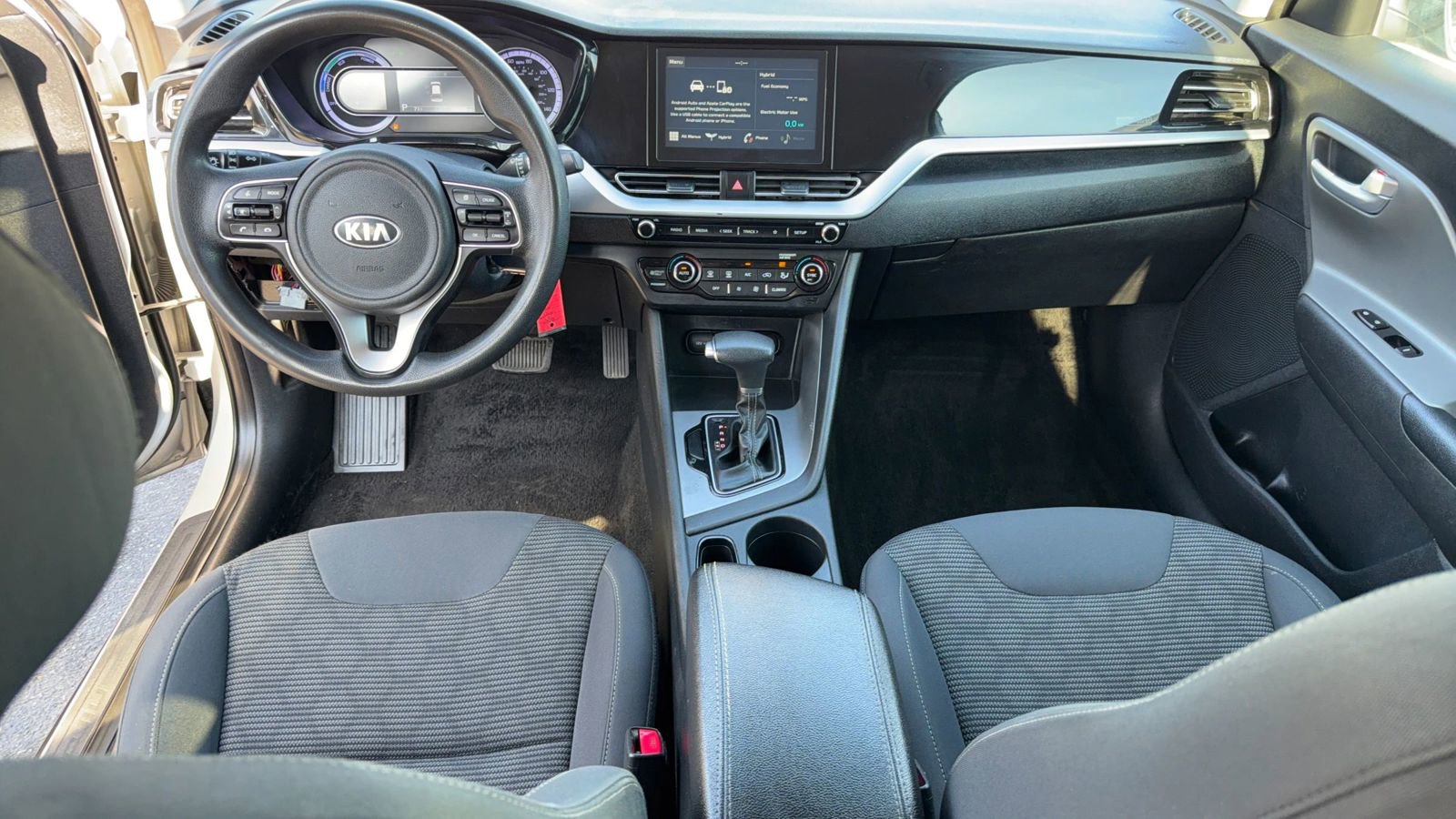 Used 2020 Kia Niro LX FWD image 28