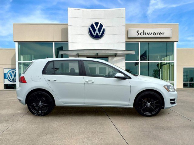 Used 2015 Volkswagen Golf TDI S image 2