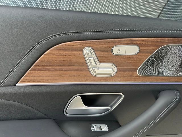 New 2026 Mercedes-Benz GLS 580 4MATIC image 21