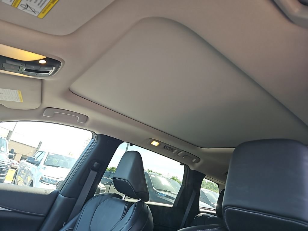 Used 2023 INFINITI QX60 Sensory w/ Cargo Package image 17