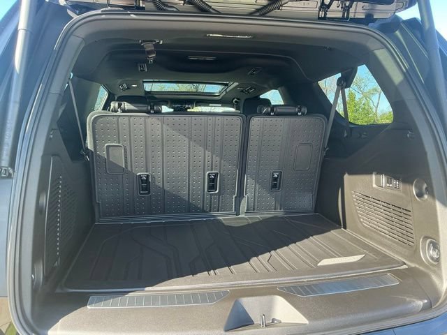New 2026 Chevrolet Suburban Premier w/ Sun And Tow Package AWD/4WD image 10
