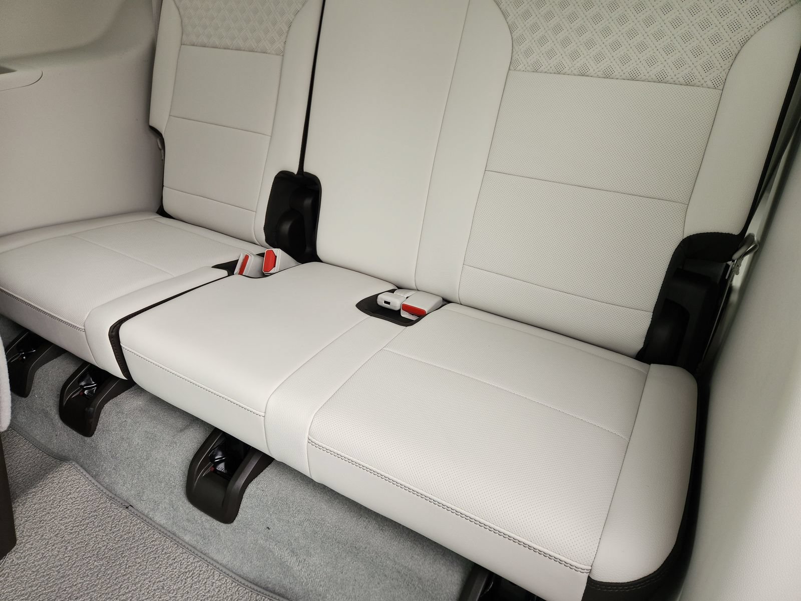 New 2026 GMC Acadia Denali w/ Super Cruise Package FWD image 36
