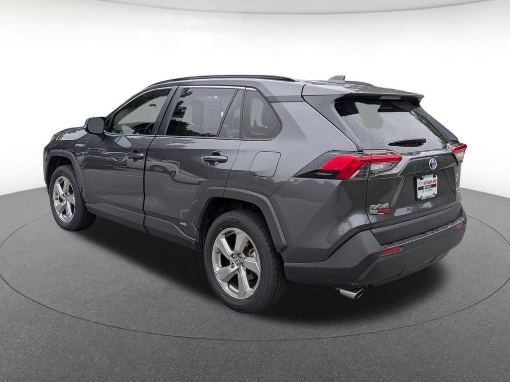 Used 2021 Toyota RAV4 XLE Premium AWD/4WD image 4