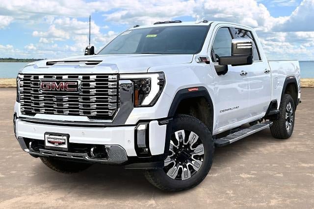 New 2026 GMC Sierra 2500 Denali w/ Denali Reserve Package AWD/4WD image 2