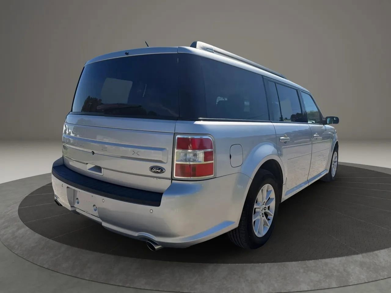 Used 2017 Ford Flex SE image 5