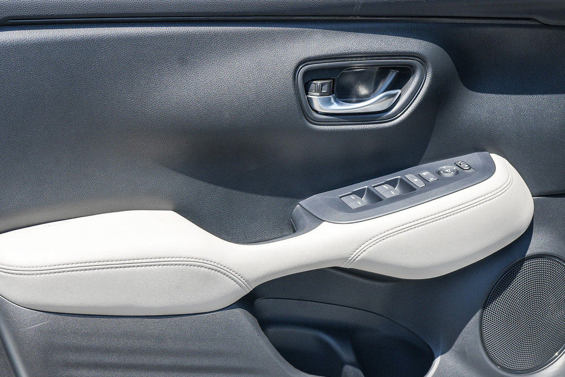 New 2026 Honda HR-V LX image 18