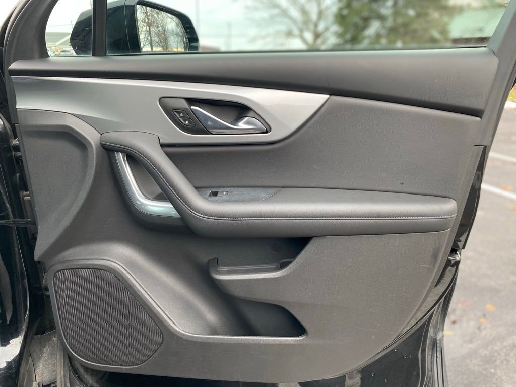 Used 2019 Chevrolet Blazer LT image 9