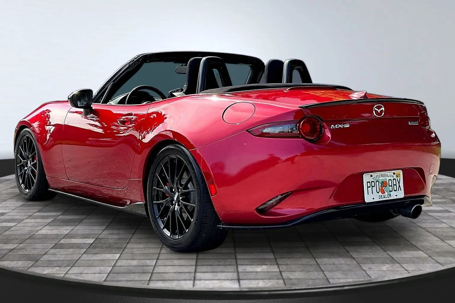Used 2016 MAZDA MX-5 Miata Club w/ Brembo/BBS Package RWD image 4
