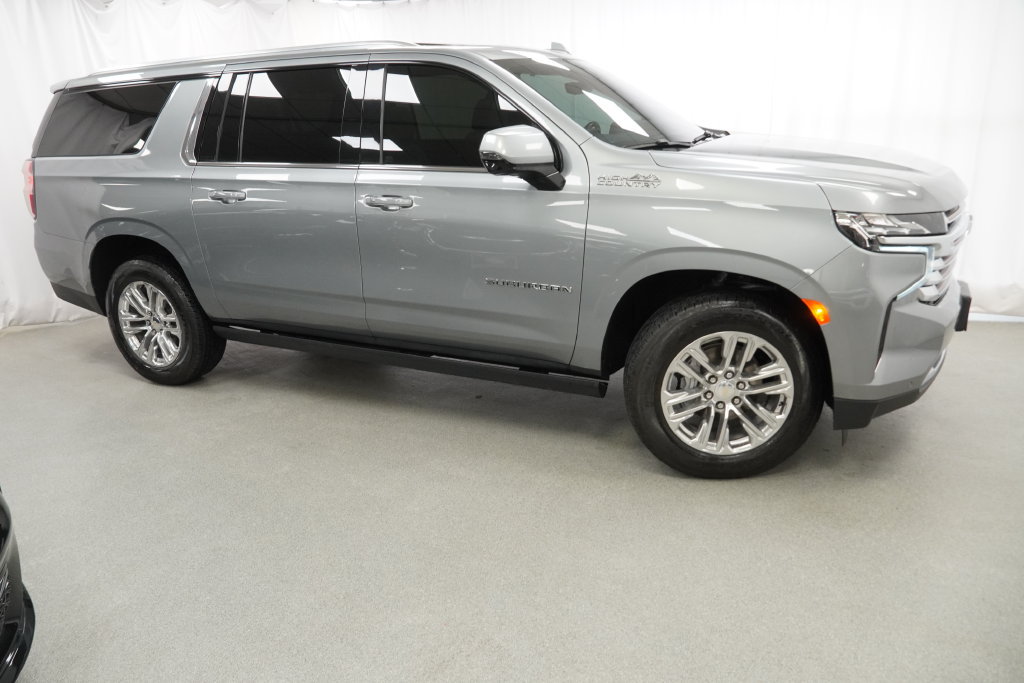 Used 2023 Chevrolet Suburban High Country AWD/4WD image 6