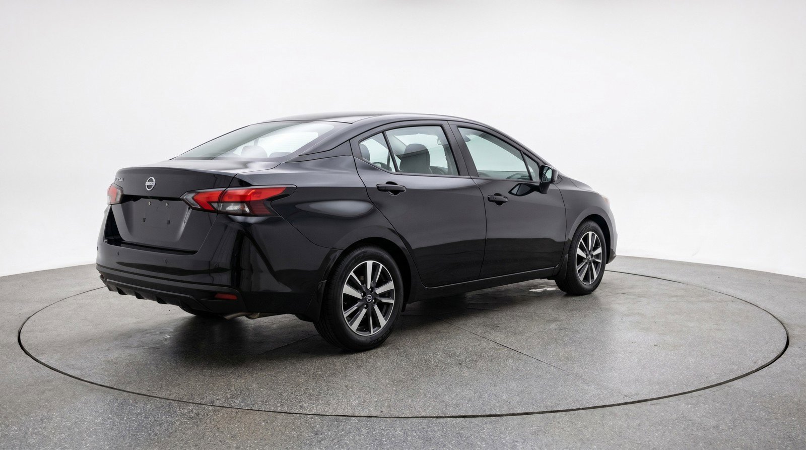 Used 2025 Nissan Versa SV FWD image 9