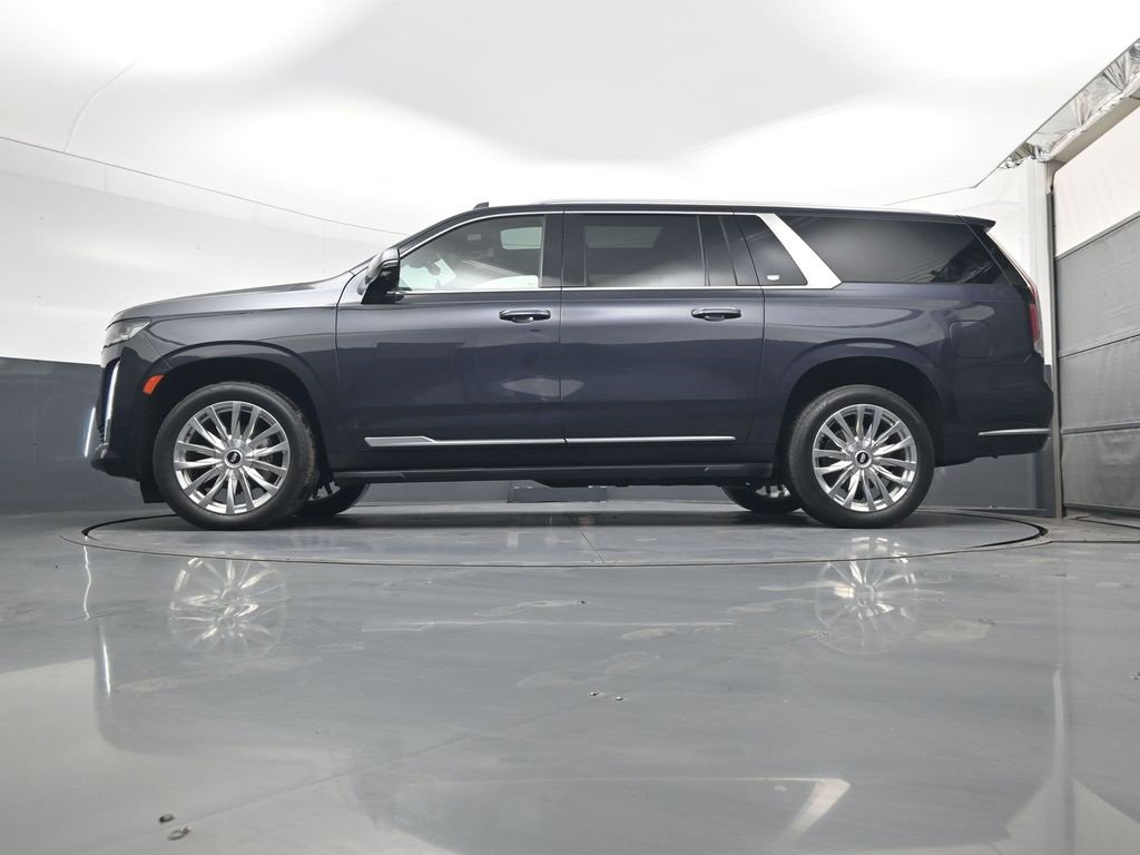 Used 2023 Cadillac Escalade ESV Premium Luxury image 19