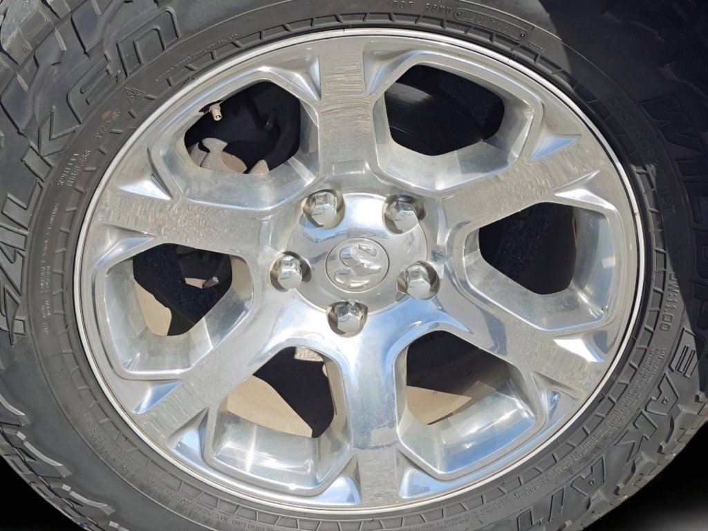 Used 2017 RAM 1500 Laramie image 16