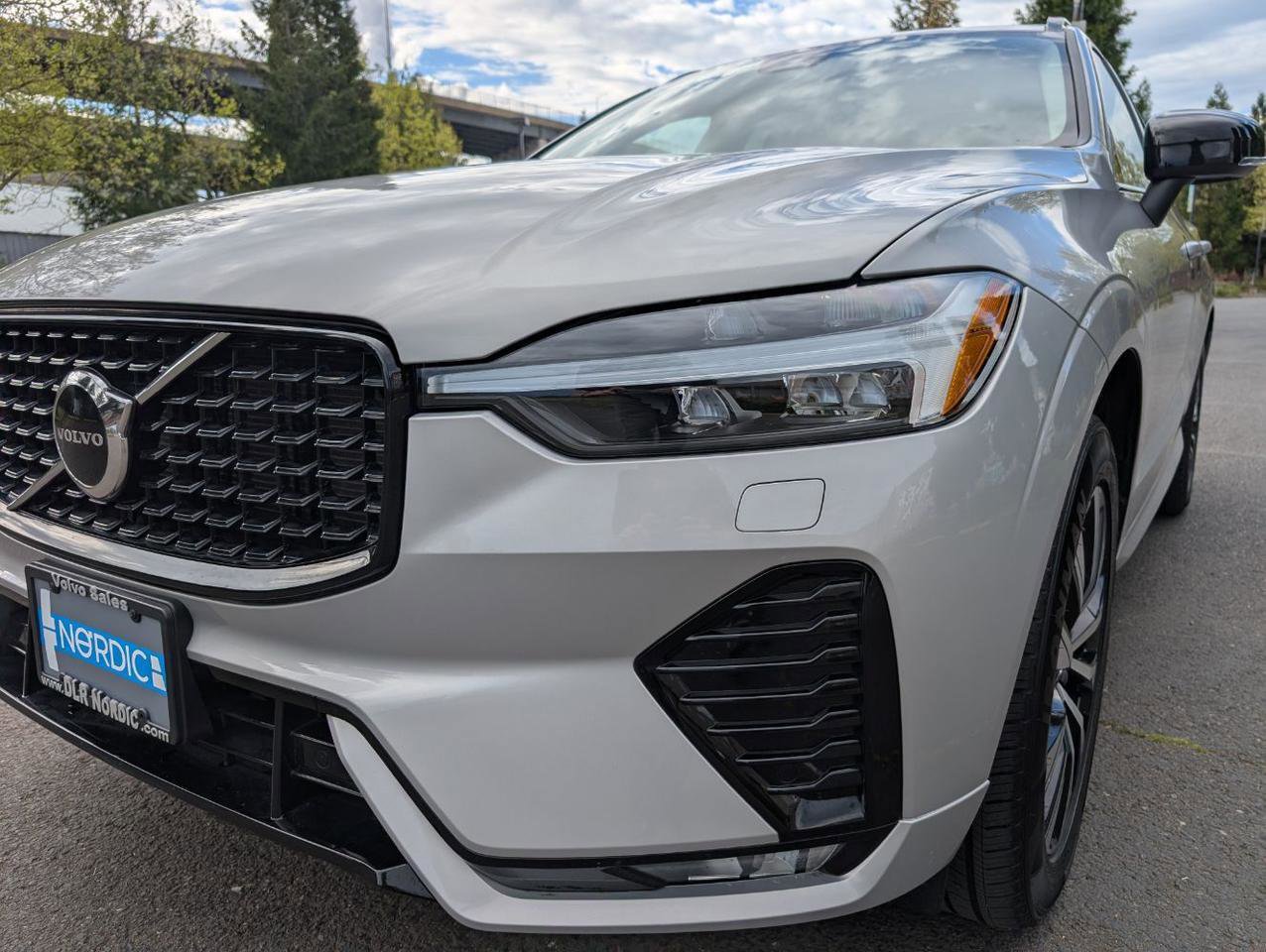 Used 2025 Volvo XC60 B5 Core AWD/4WD image 24