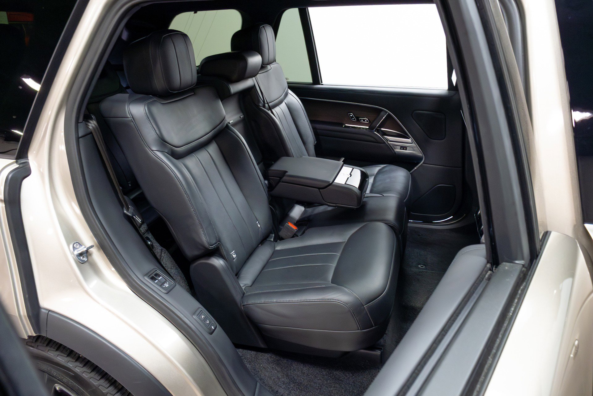 Used 2023 Land Rover Range Rover Long Wheelbase Autobiography AWD/4WD image 29
