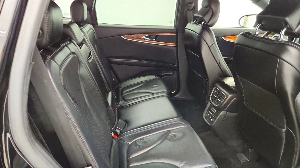 Used 2016 Lincoln MKX Reserve w/ Climate Package AWD/4WD image 24