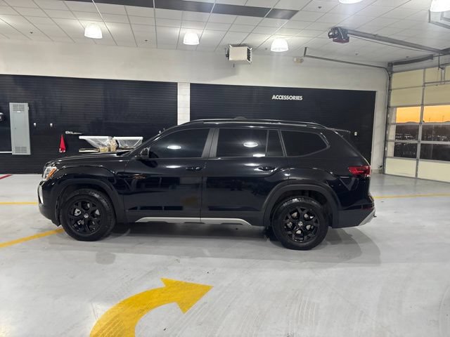 Used 2024 Volkswagen Atlas Peak Edition SEL AWD/4WD image 5