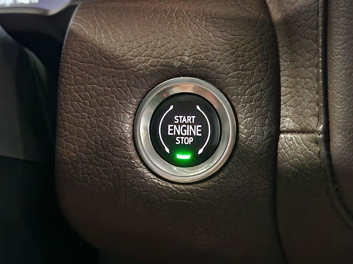 Used 2022 GMC Yukon Denali image 42