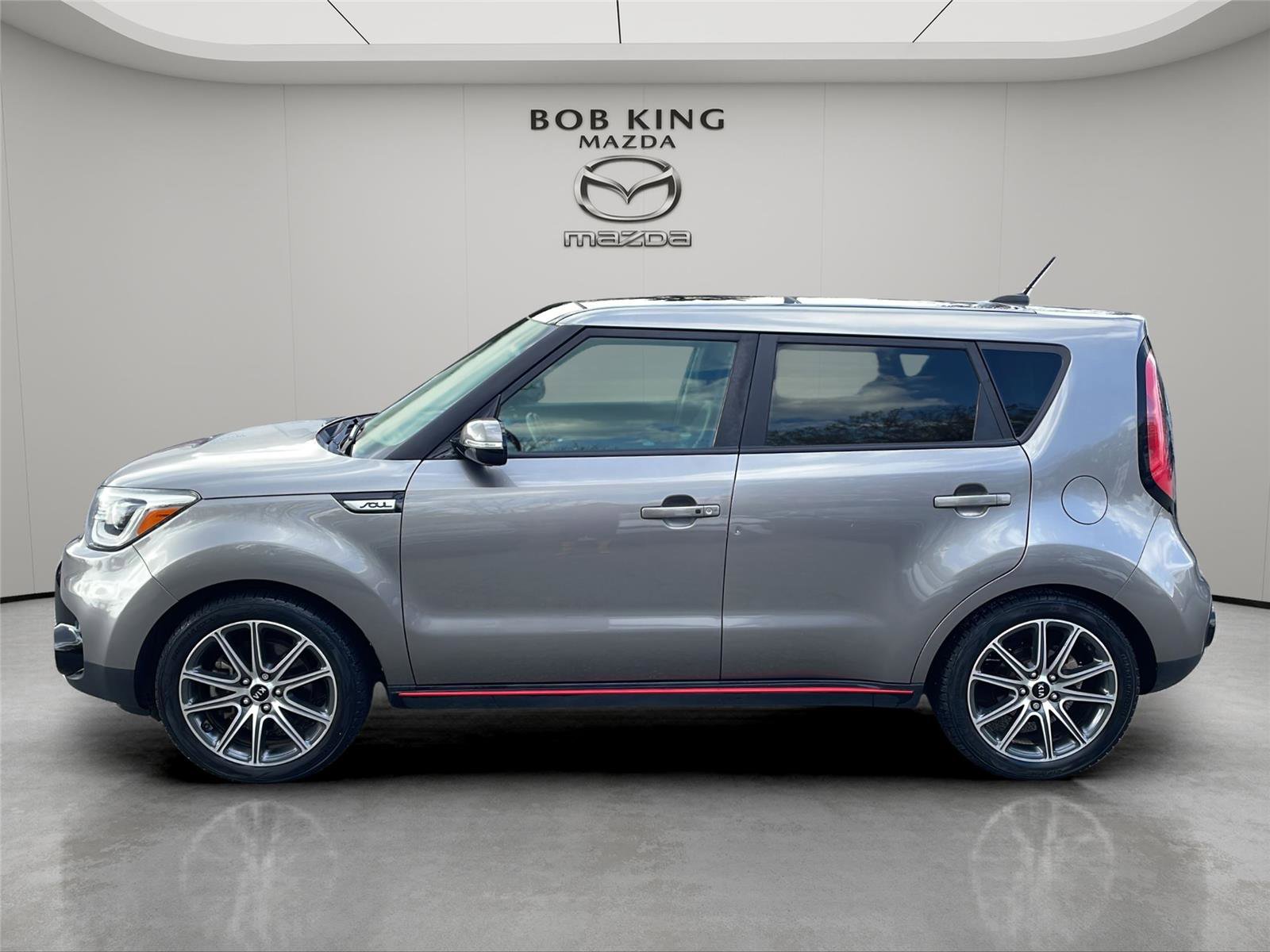 Used 2018 Kia Soul ! w/ Tech Package image 2