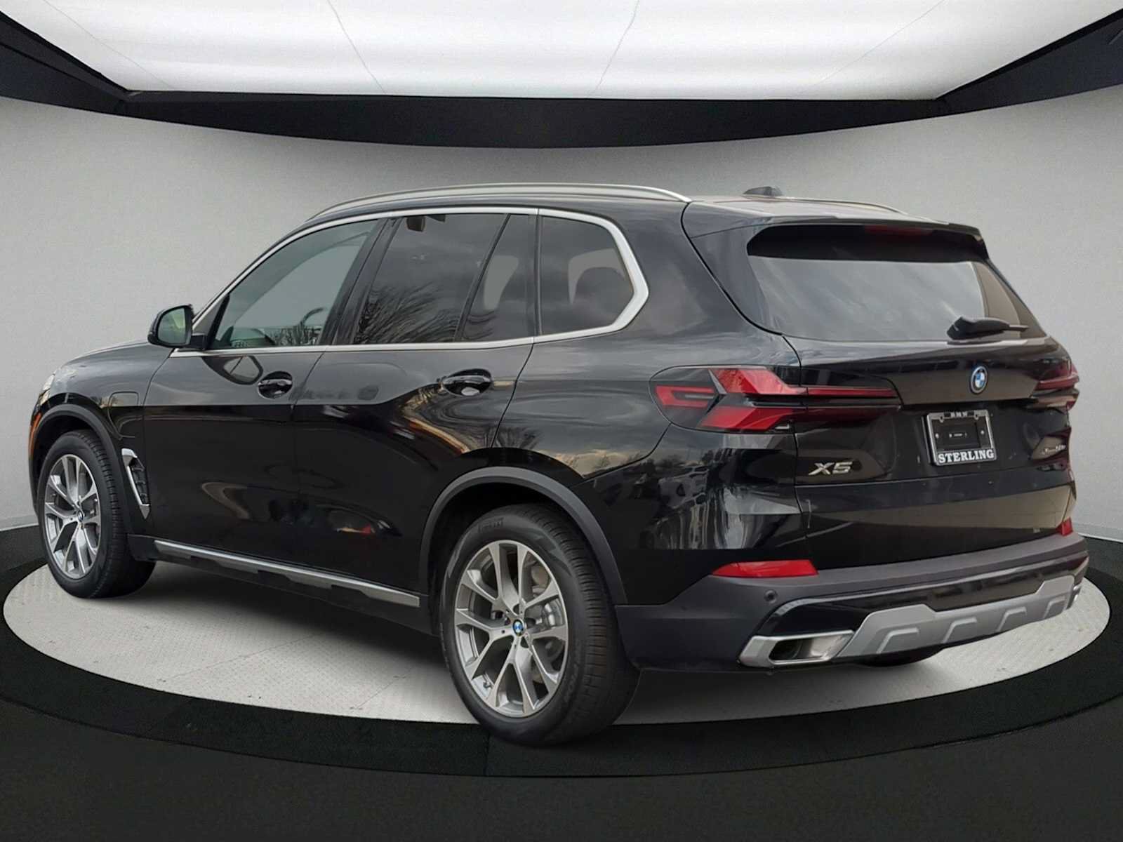 Used 2026 BMW X5 xDrive50e w/ Premium Package AWD/4WD image 6