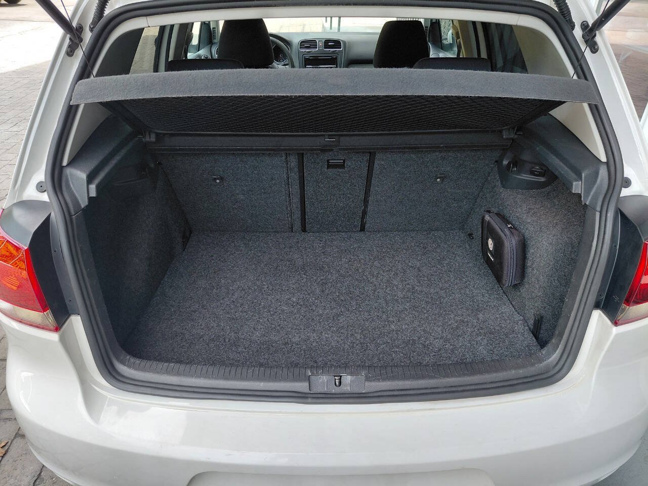 Used 2014 Volkswagen Golf 4-Door FWD image 8