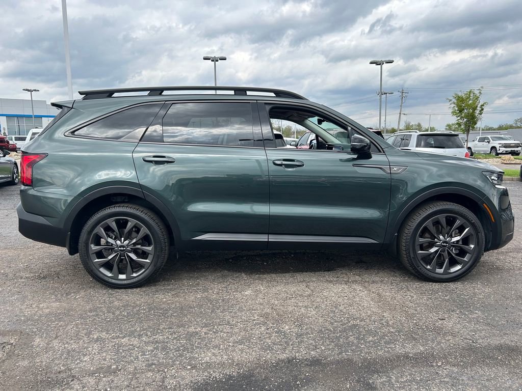 Used 2022 Kia Sorento SX Prestige w/ Rust Color Package image 8