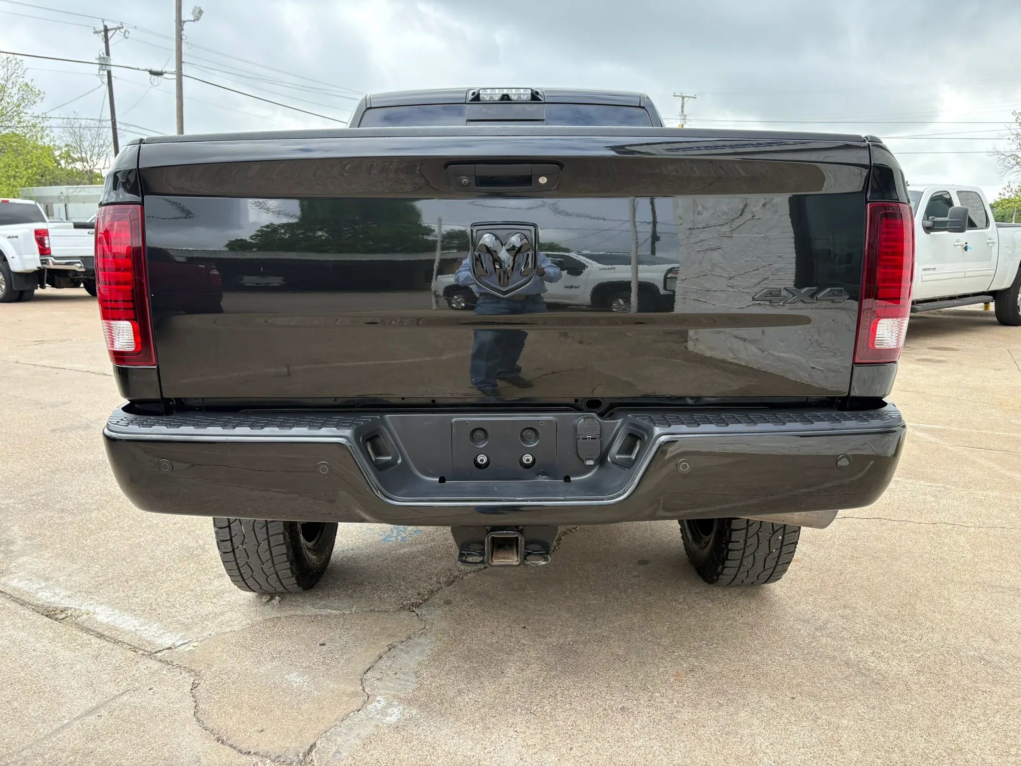 Used 2018 RAM 2500 Laramie w/ Sport Appearance Group AWD/4WD image 3
