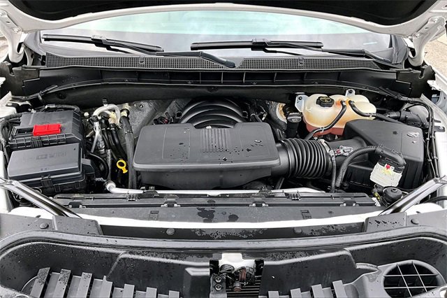 Used 2025 Chevrolet Suburban Z71 image 31