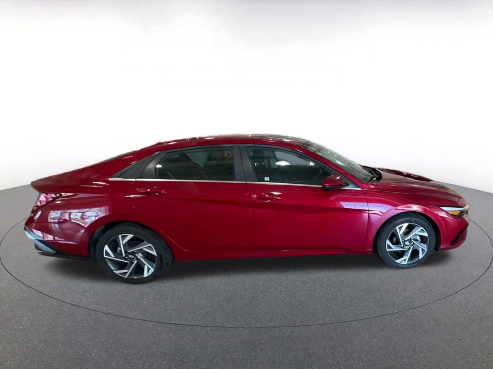 Used 2025 Hyundai Elantra SEL image 16