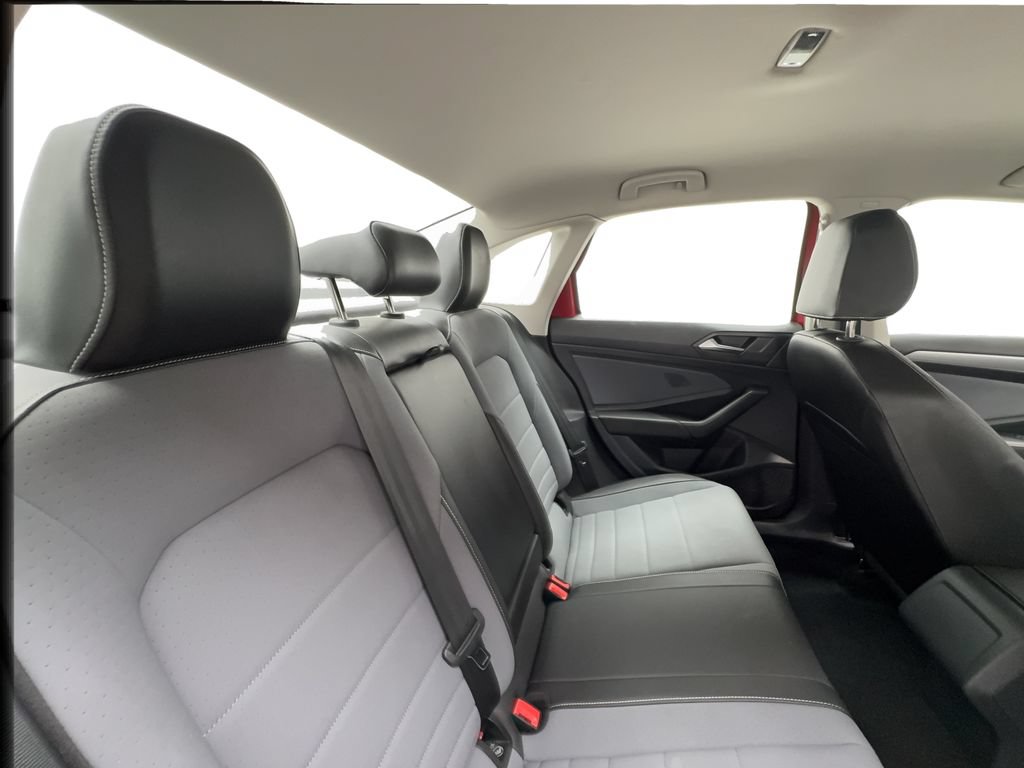 Used 2025 Volkswagen Jetta SE FWD image 25