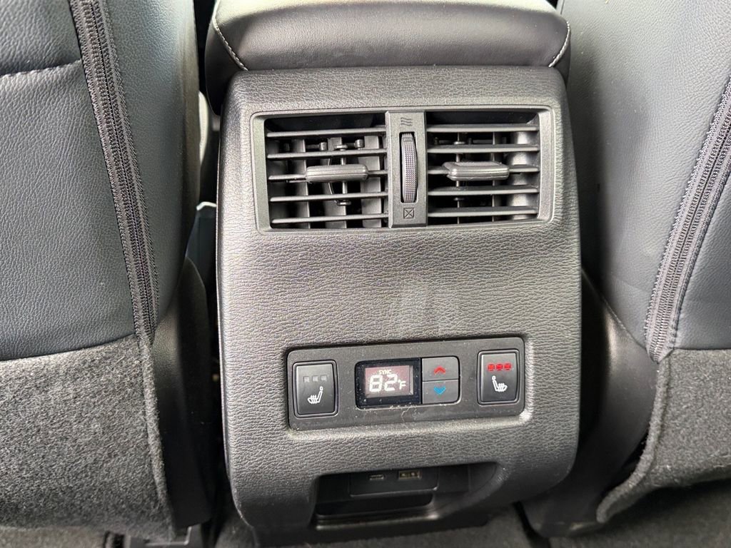 Used 2024 Mitsubishi Outlander SEL image 15