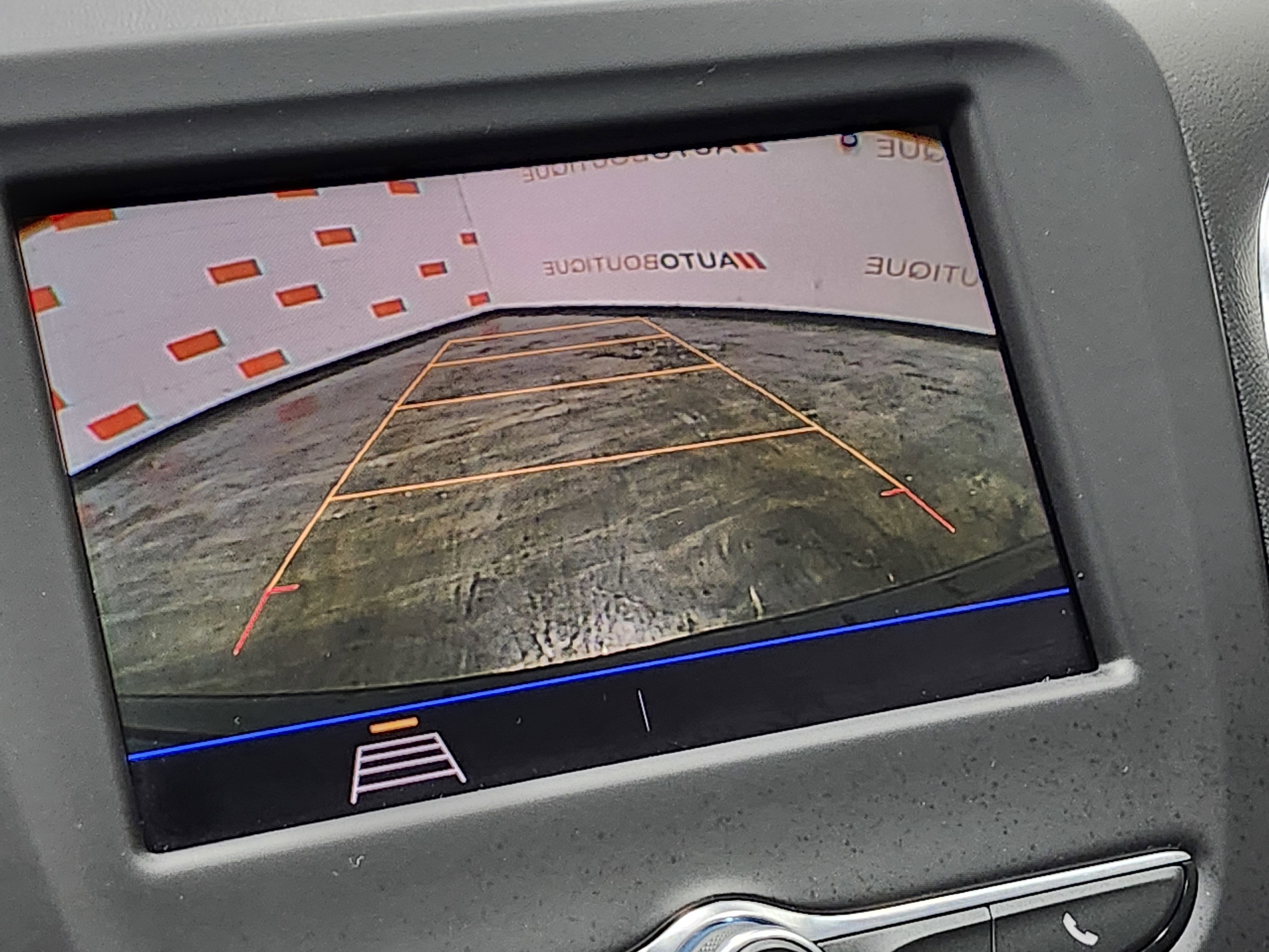 Used 2021 Chevrolet Equinox LS image 24