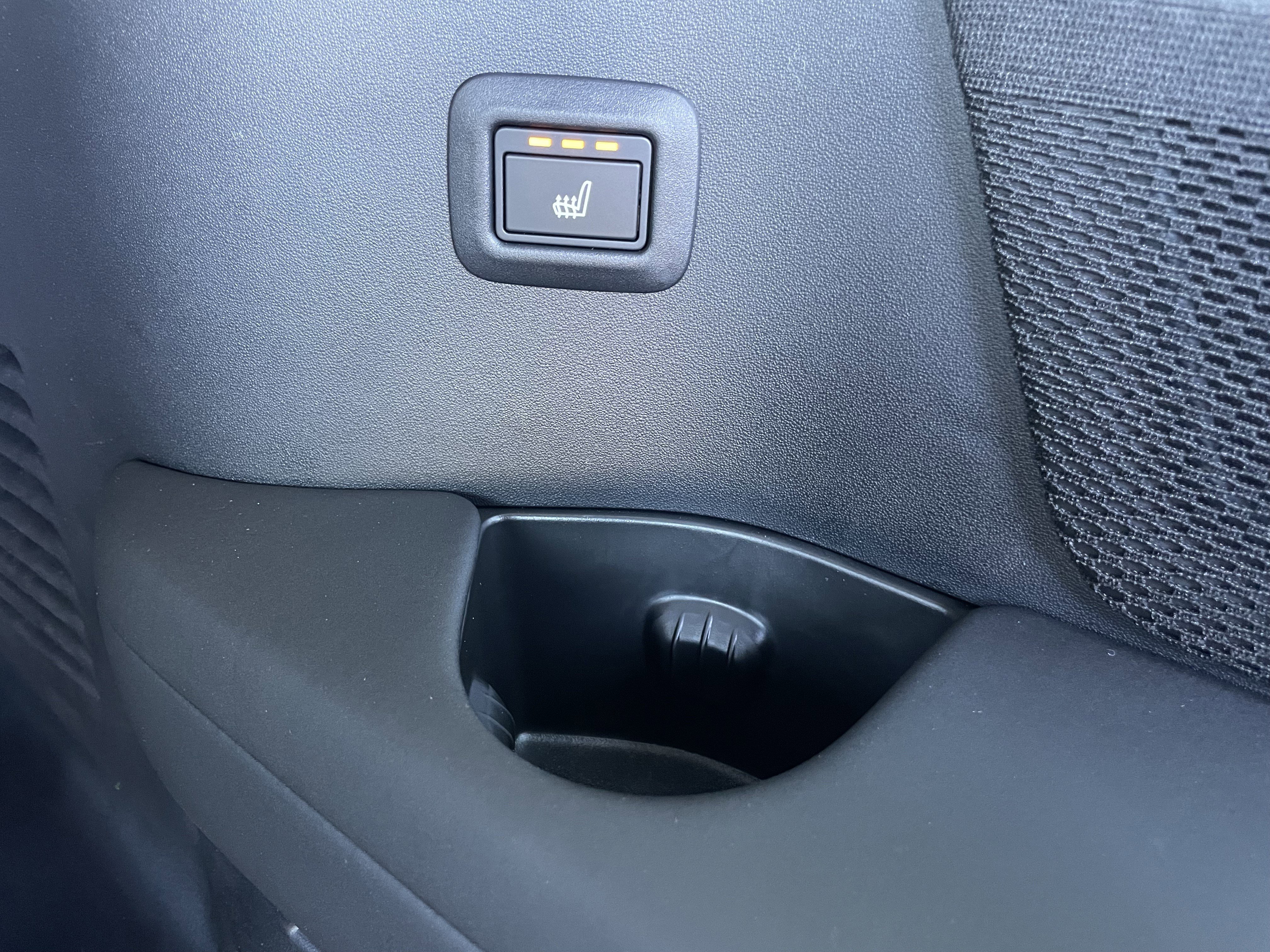 New 2026 Land Rover Defender 130 X-Dynamic SE image 41