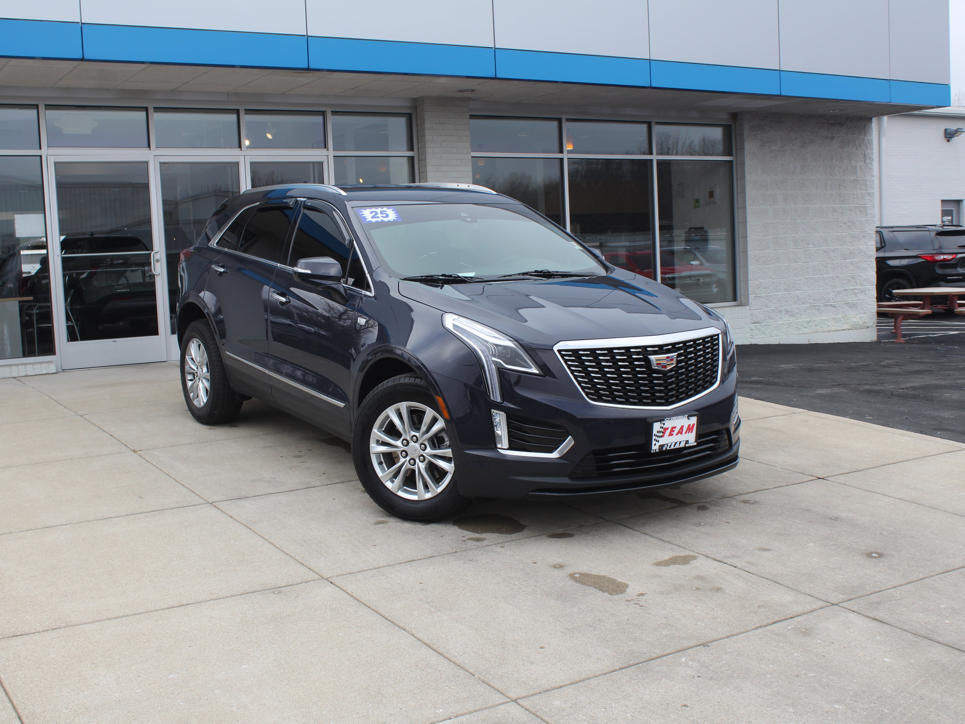 Used 2025 Cadillac XT5 Luxury image 2