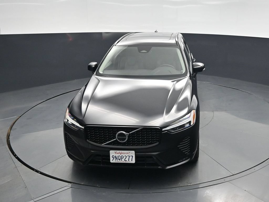 Used 2025 Volvo XC60 B5 Plus AWD/4WD image 37