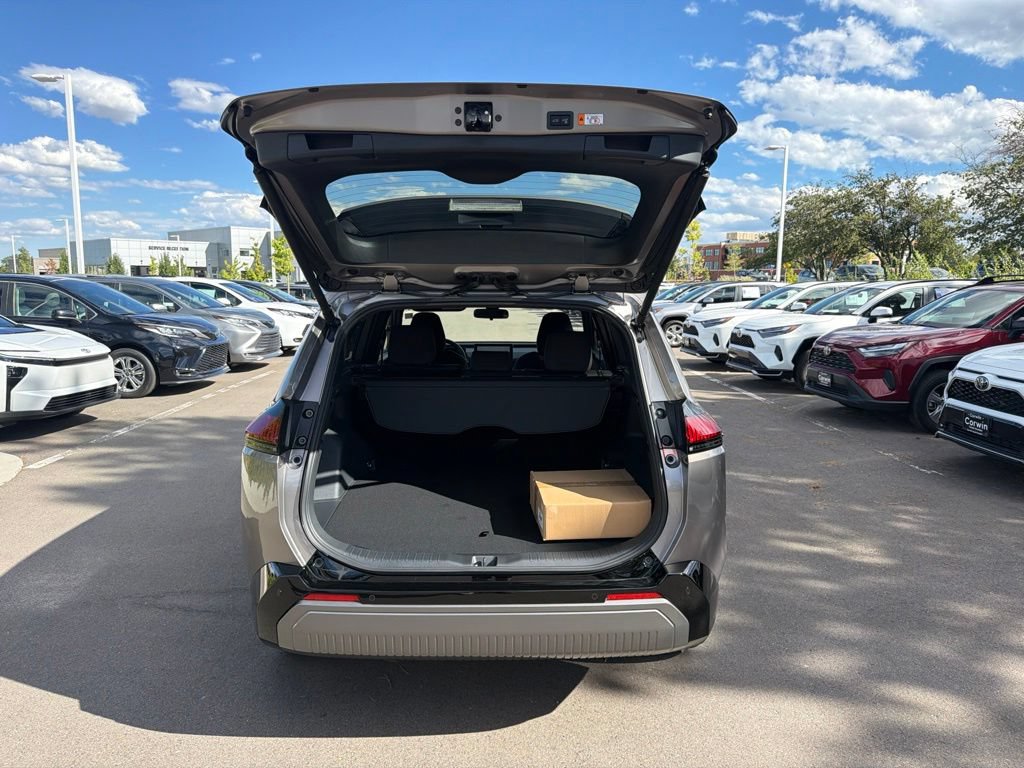 Used 2026 Toyota RAV4 SE w/ Convenience Package AWD/4WD image 16