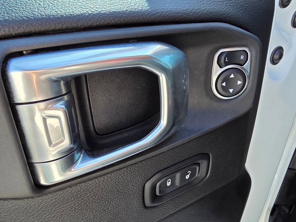 Used 2022 Jeep Gladiator Mojave w/ Trailer Tow Package image 10