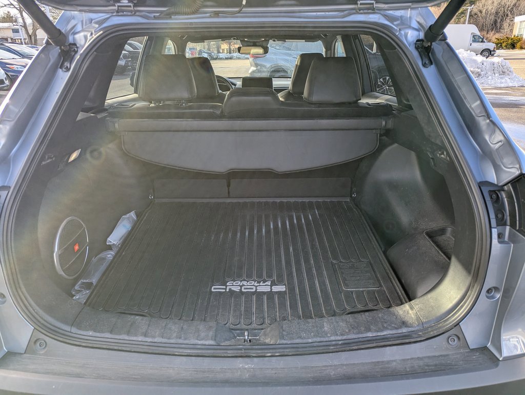 Used 2023 Toyota Corolla Cross XSE image 13