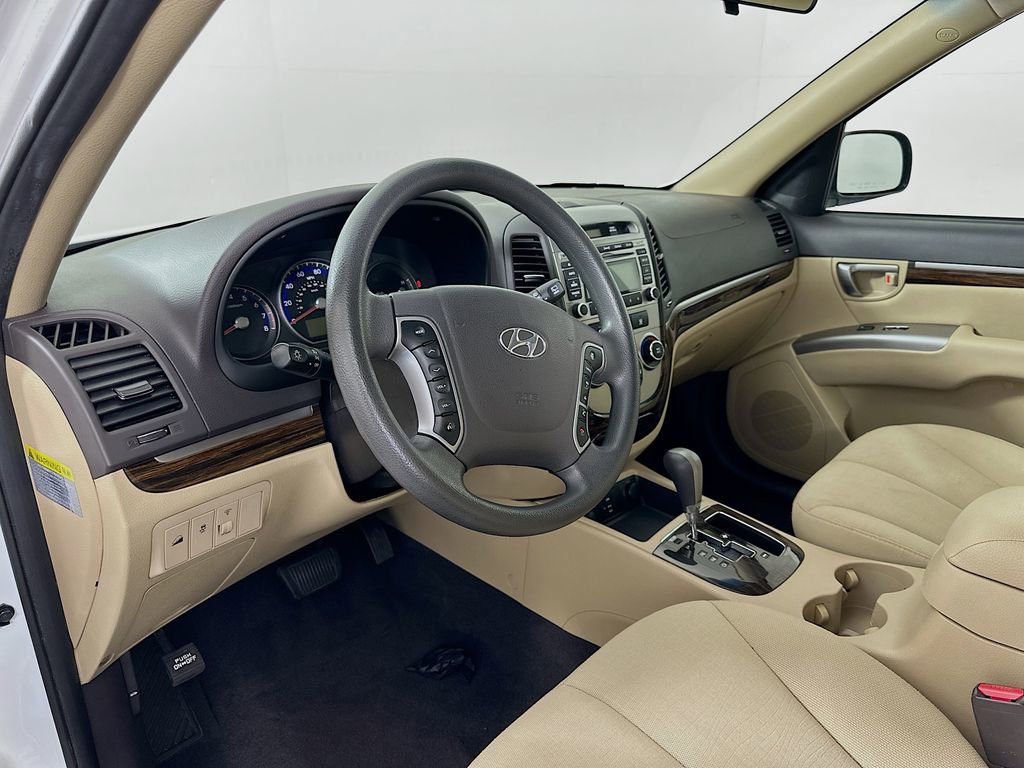 Used 2012 Hyundai Santa Fe GLS image 9