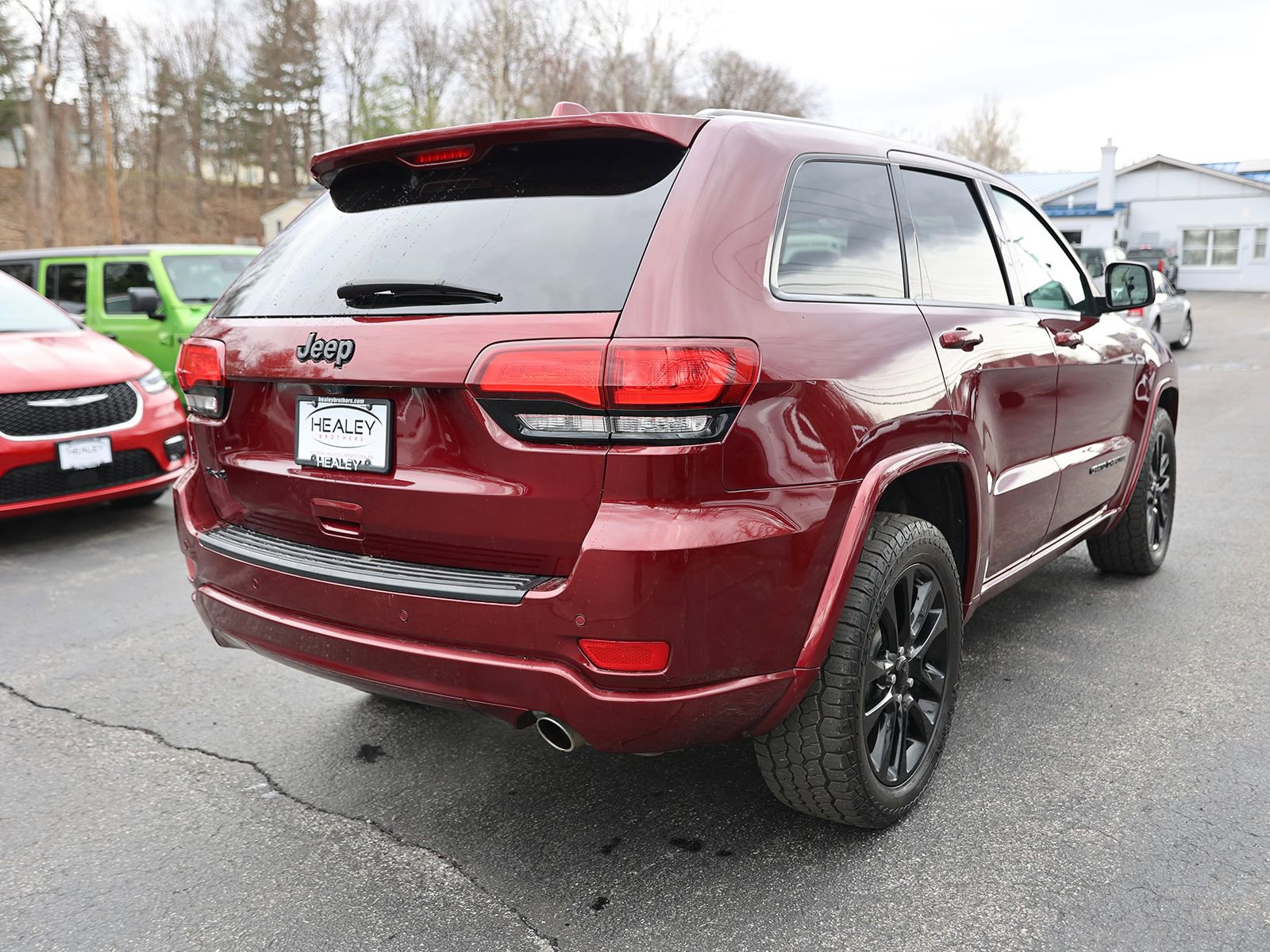 Used 2020 Jeep Grand Cherokee Altitude AWD/4WD image 7