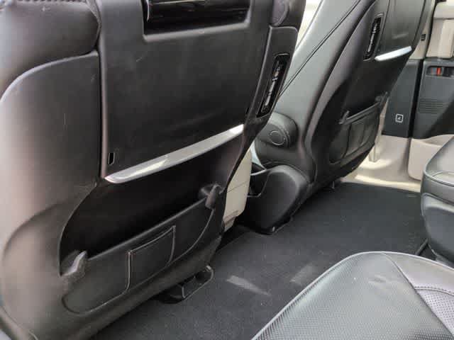Used 2020 Chrysler Pacifica Limited w/ Advanced Safetytec Group FWD image 18