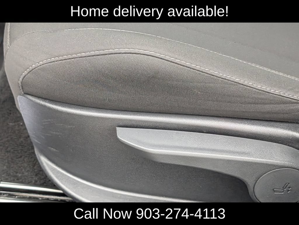 Used 2025 Hyundai Elantra SEL FWD image 27