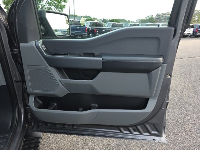 Used 2021 Ford F150 XLT image 11