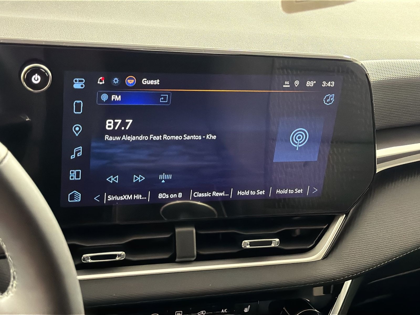 New 2027 Chevrolet Equinox LT w/ Safety and Technology Package AWD/4WD image 18