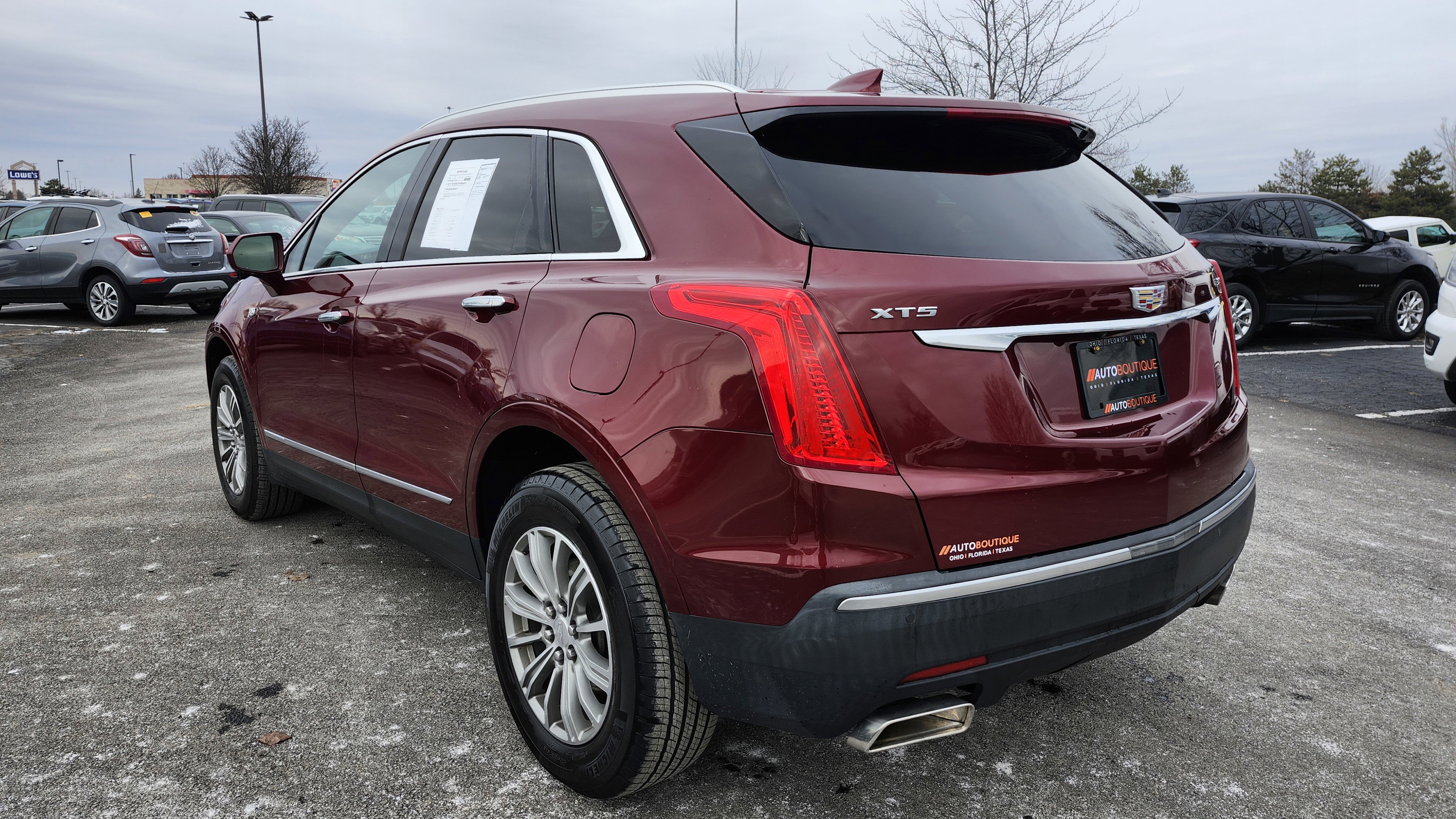 Used 2018 Cadillac XT5 Luxury w/ Driver Awareness Package image 15