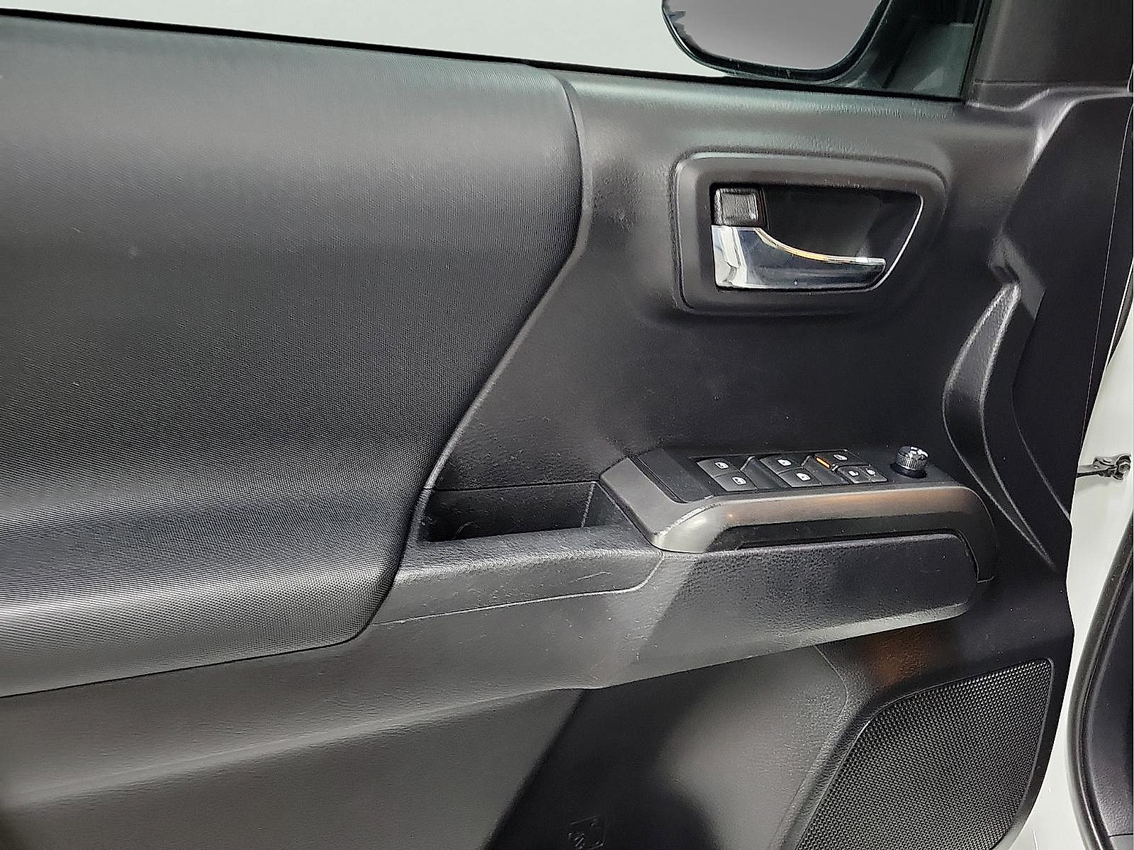 Certified 2020 Toyota Tacoma TRD Sport AWD/4WD image 15