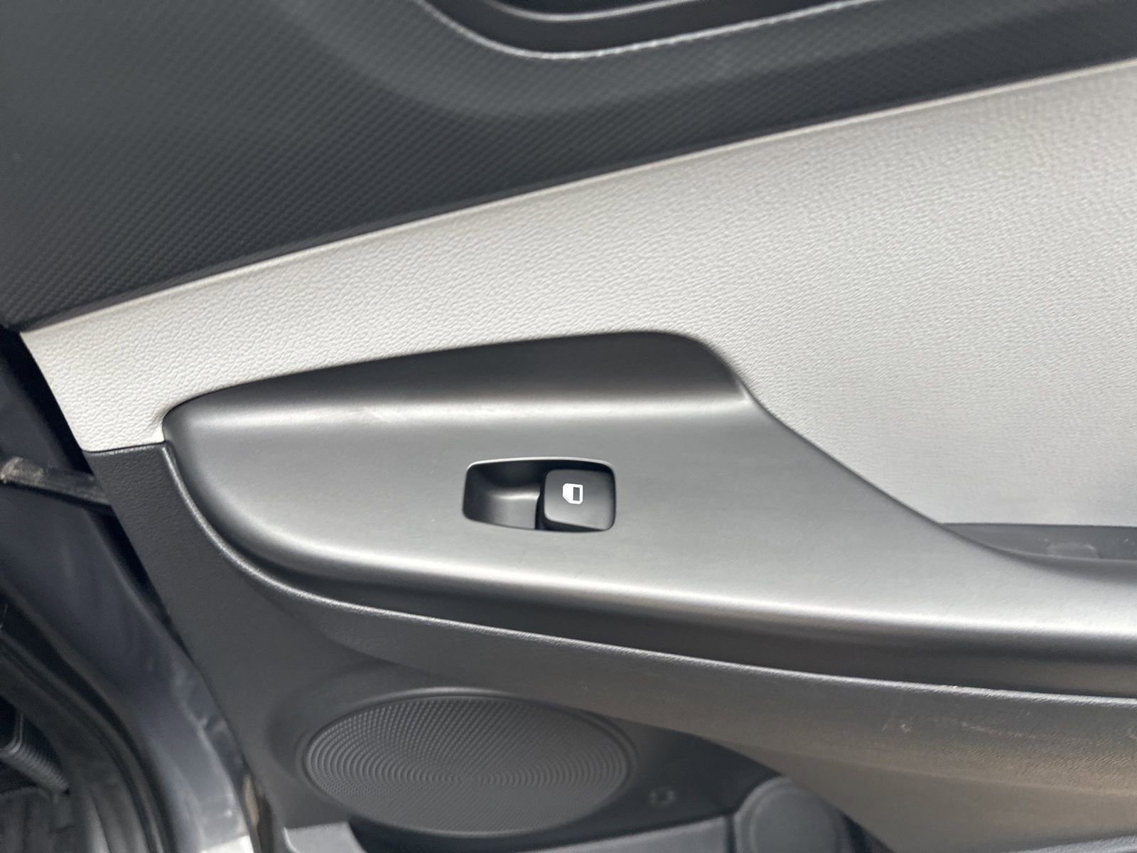 Used 2023 Hyundai Kona SEL image 35