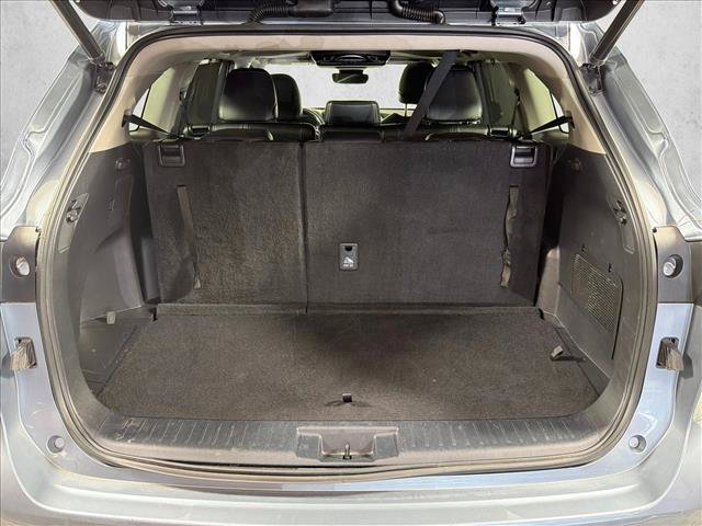 Used 2022 Toyota Highlander XLE FWD image 19
