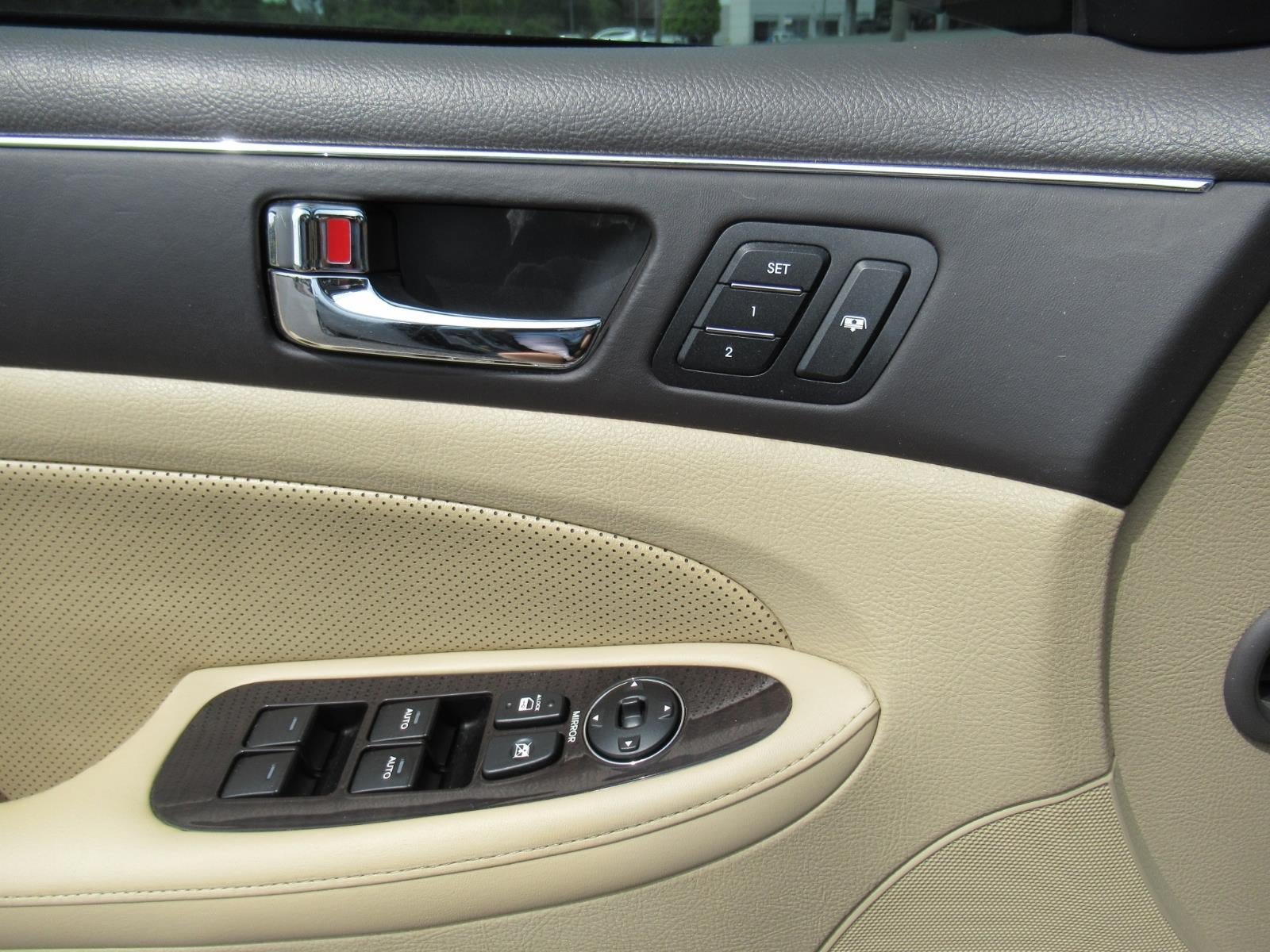 Used 2010 Hyundai Genesis 3.8 w/ Premium Pkg 2 RWD image 21