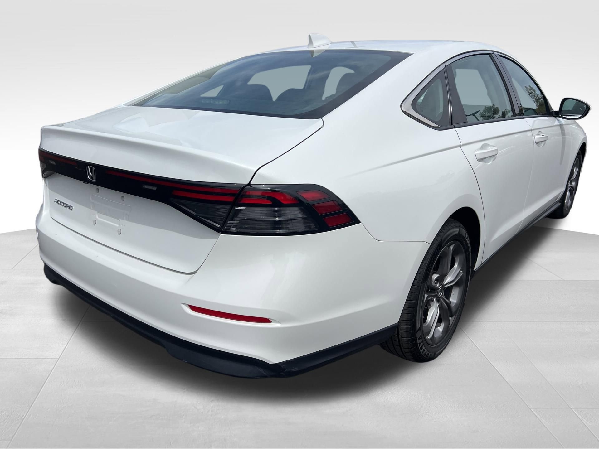 Used 2024 Honda Accord EX image 5