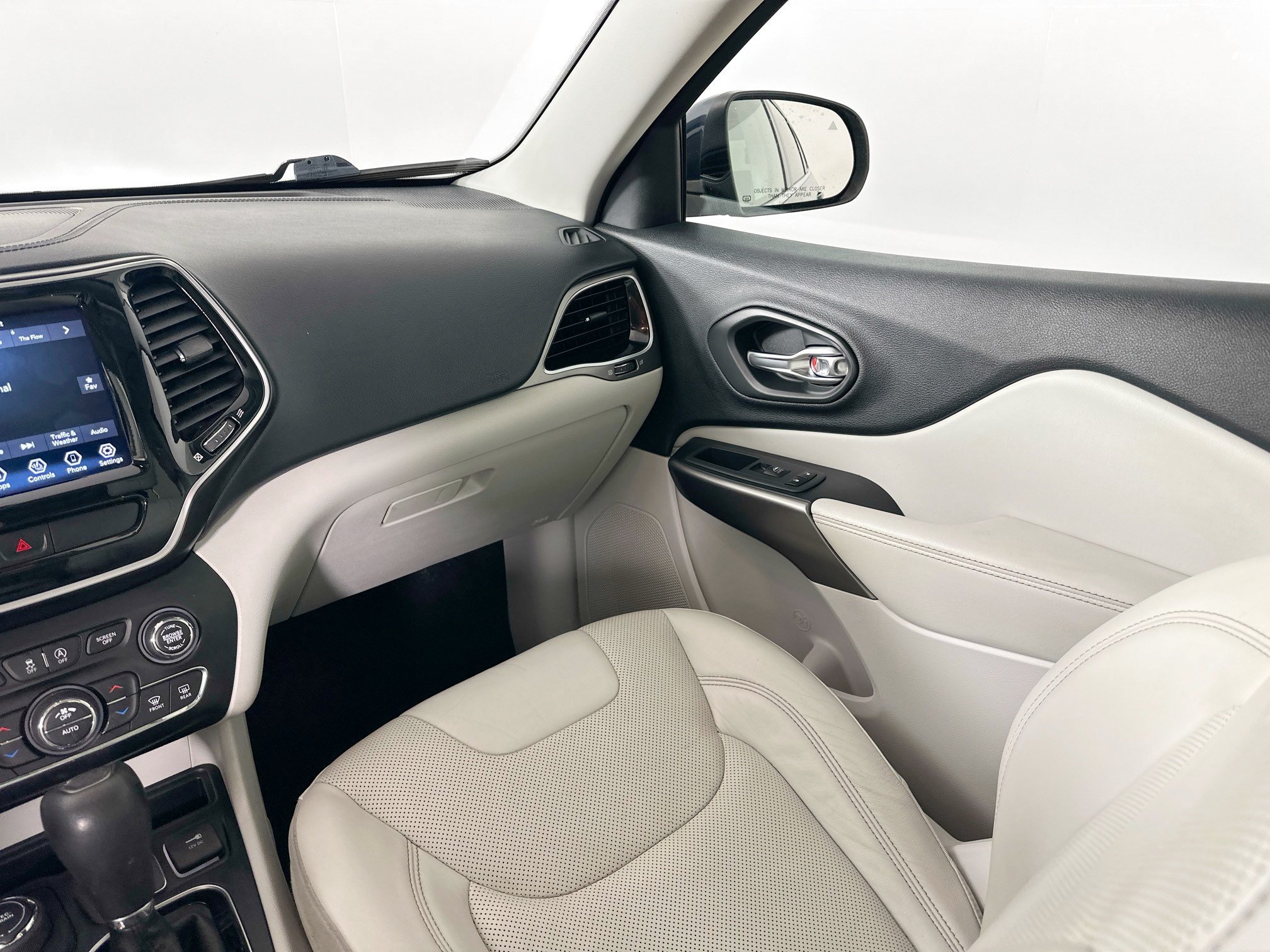 Used 2020 Jeep Cherokee Limited AWD/4WD image 29